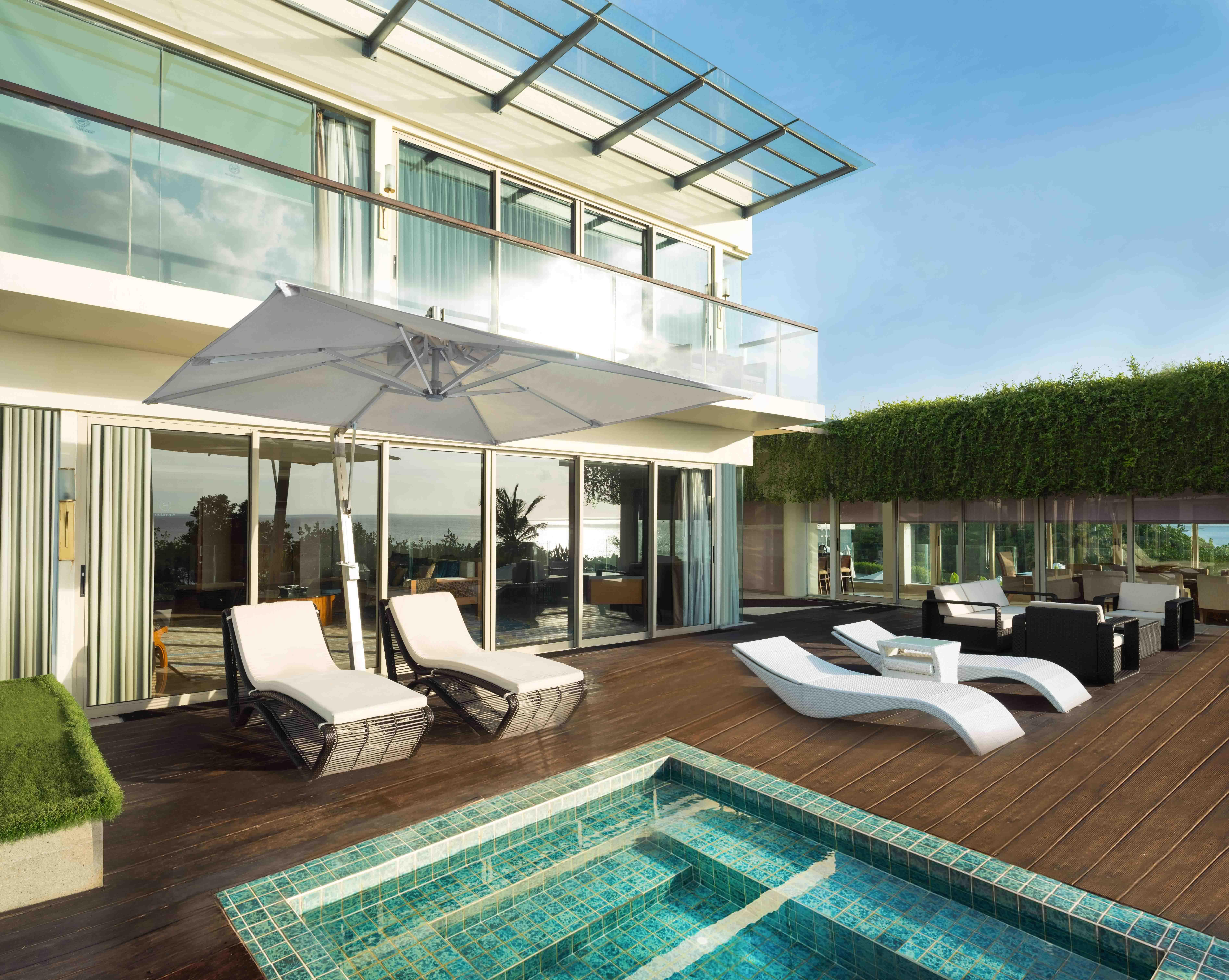 Sheraton Bali Kuta Resort Exteriör bild The Sky Villas