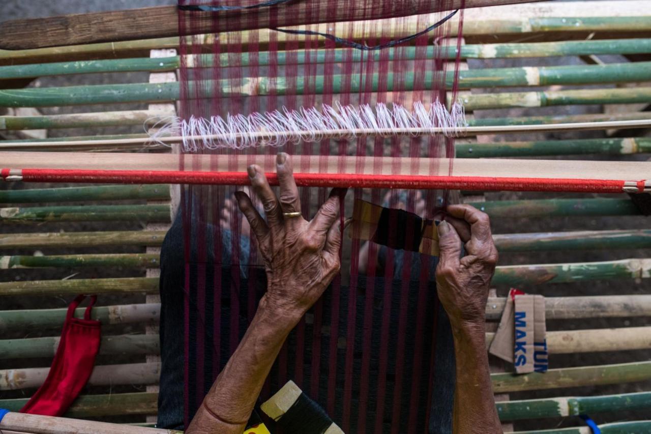 Sheraton Bali Kuta Resort Exteriör bild Weaving in Mandalay