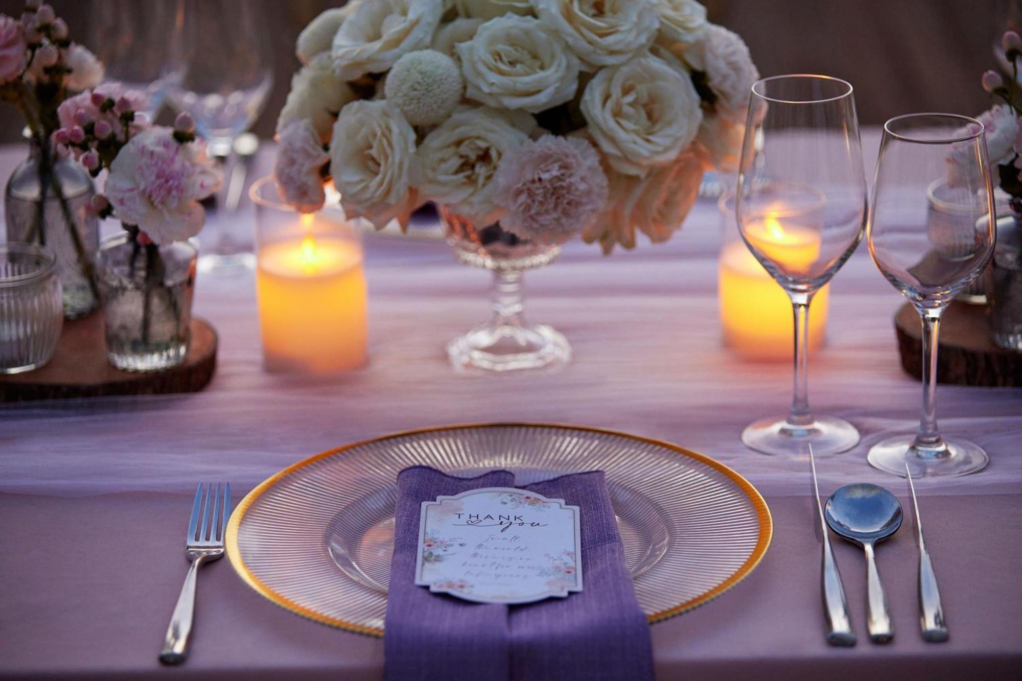 Sheraton Bali Kuta Resort Exteriör bild A place setting