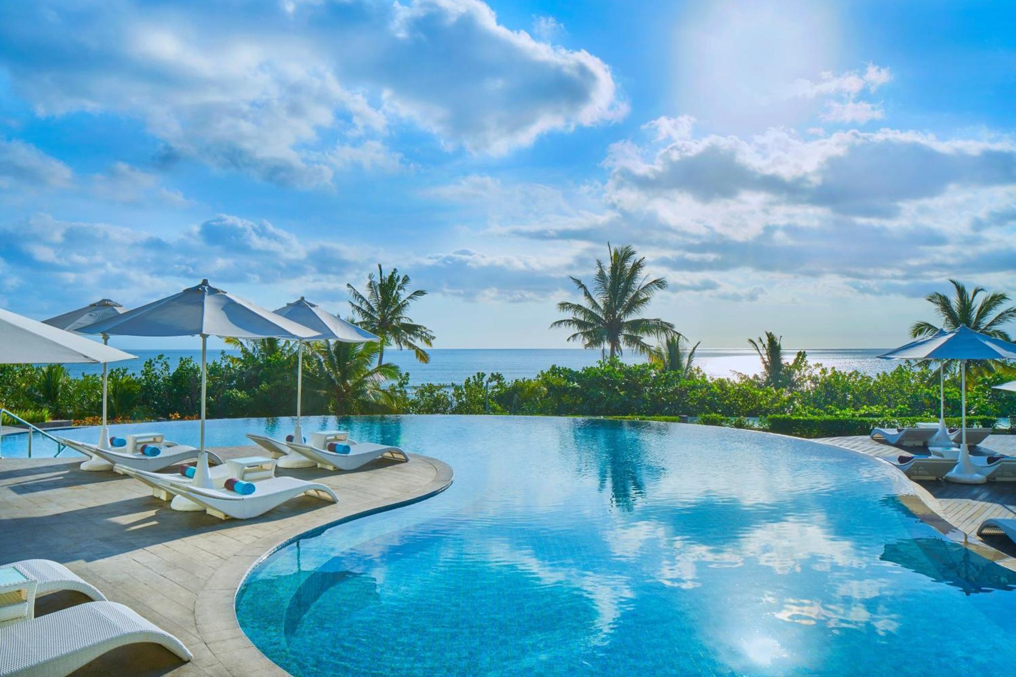 Sheraton Bali Kuta Resort Exteriör bild The Beach Club at Atlantis Paradise Island