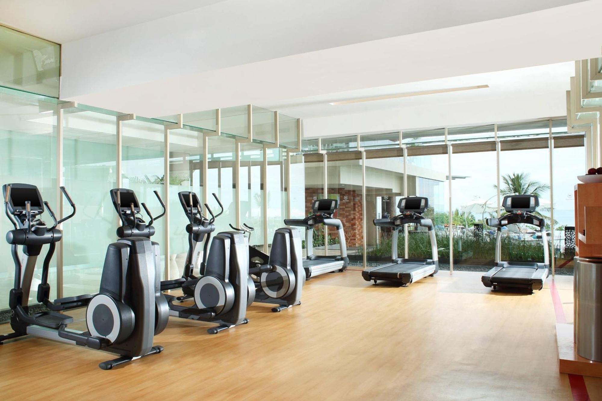 Sheraton Bali Kuta Resort Exteriör bild The gym at the hotel