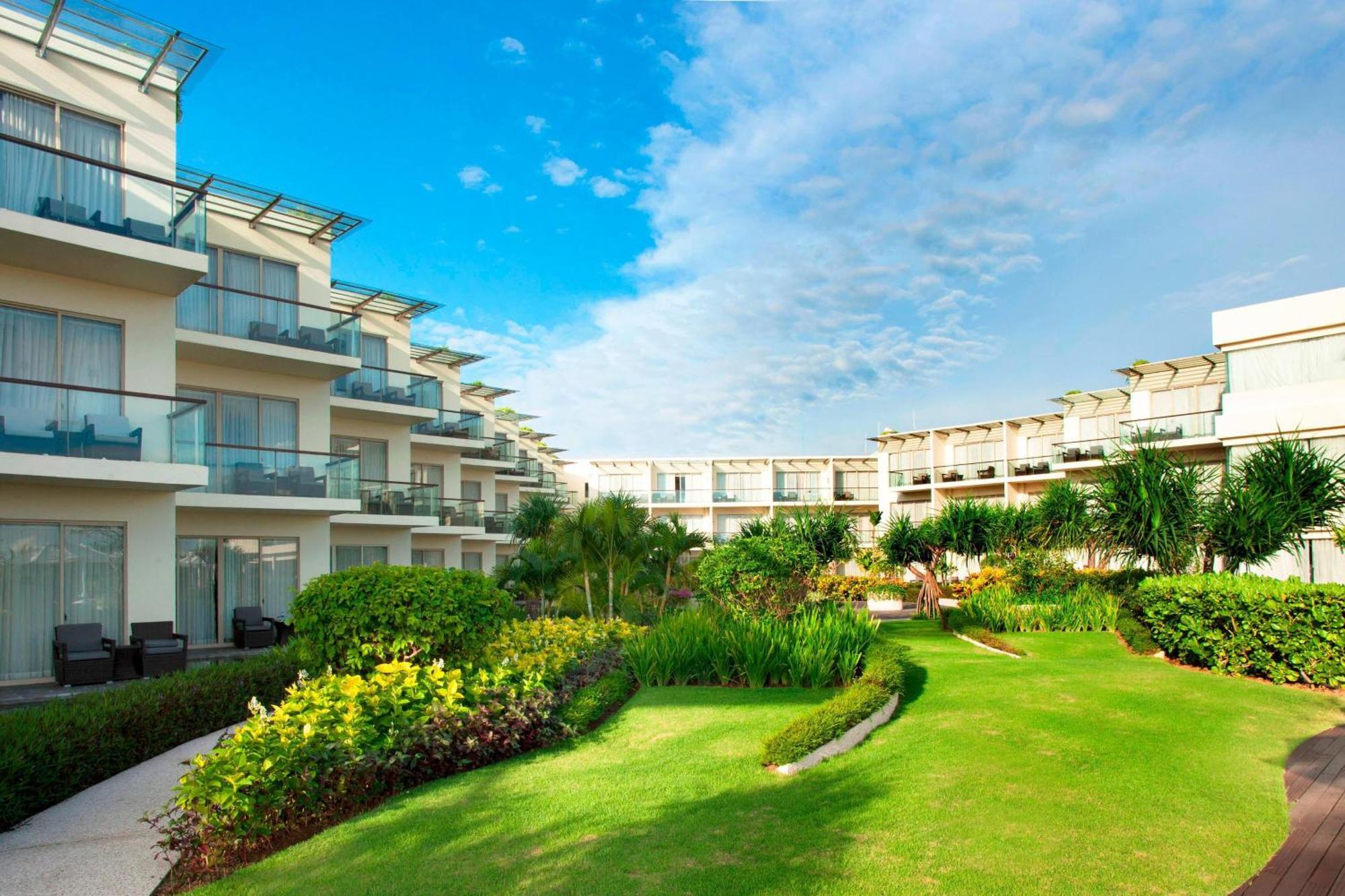 Sheraton Bali Kuta Resort Exteriör bild The Westin Playa Mujeres Golf Resort & Spa, located in Playa Mujeres, Quintana Roo, Mexico.