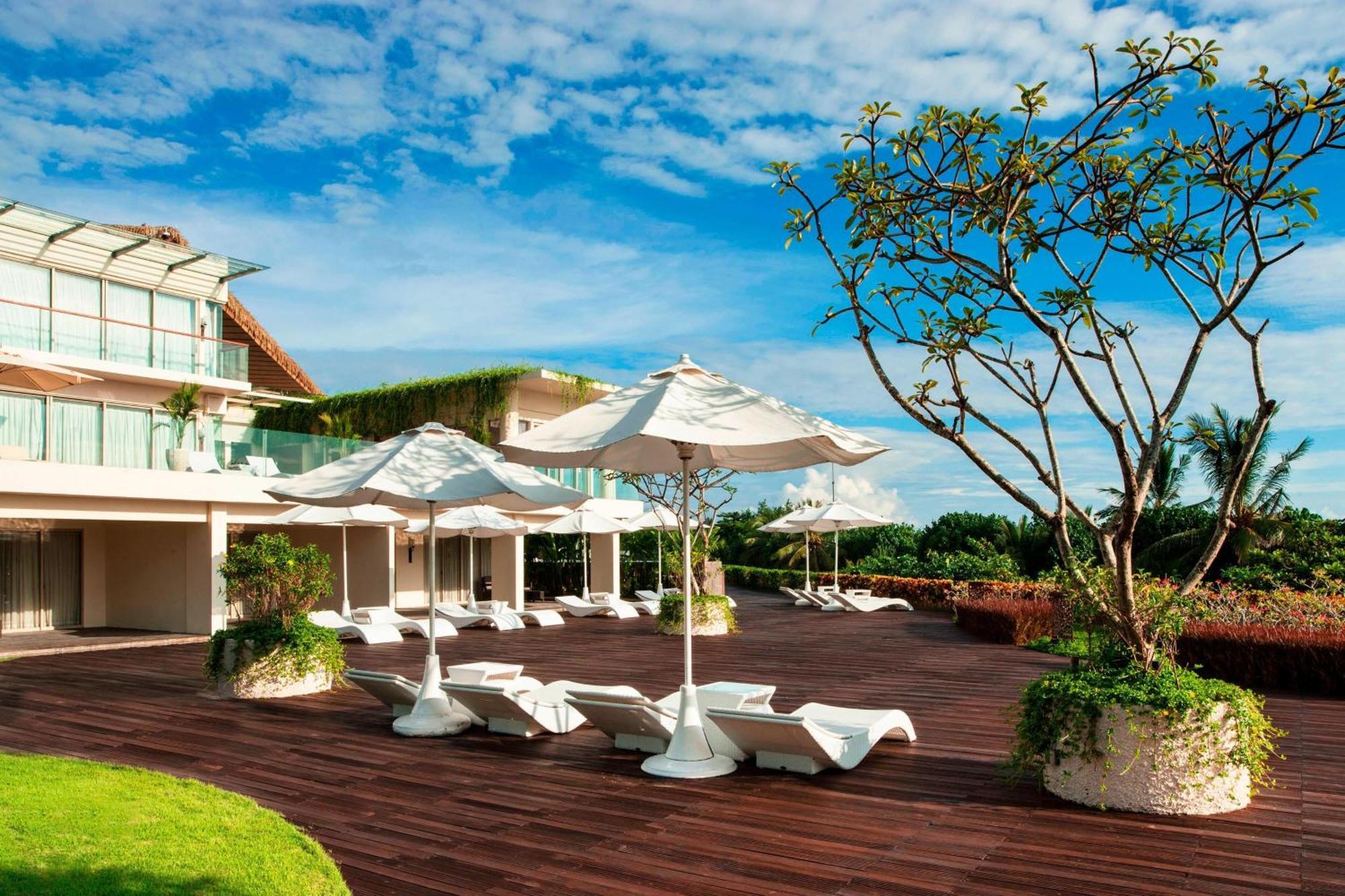 Sheraton Bali Kuta Resort Exteriör bild The Deck at The Westin Resort & Spa, Cancun
